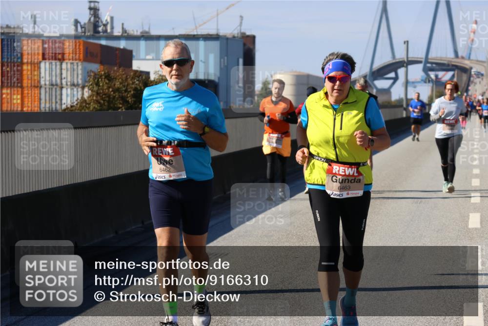 03.10.2025 - Köhlbrandbrückenlauf Strokosch-Dieckow http://msf.ph/oto/9166310 03.10.2025 13:19:01 Position 3 6462, 6463 meine-sportfotos.de