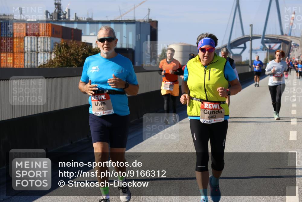 03.10.2025 - Köhlbrandbrückenlauf Strokosch-Dieckow http://msf.ph/oto/9166312 03.10.2025 13:19:01 Position 3 6462, 6463 meine-sportfotos.de