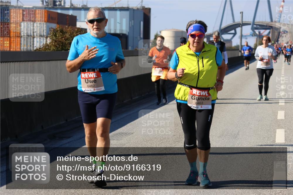 03.10.2025 - Köhlbrandbrückenlauf Strokosch-Dieckow http://msf.ph/oto/9166319 03.10.2025 13:19:01 Position 3 6462, 6463 meine-sportfotos.de
