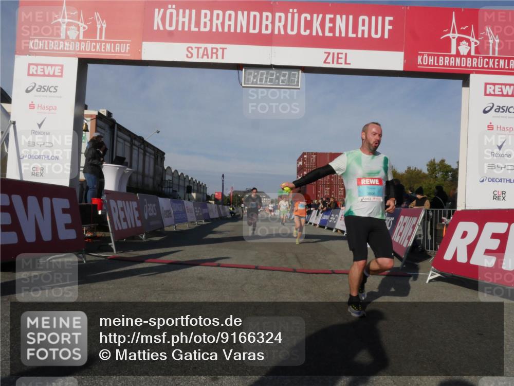 03.10.2025 - Köhlbrandbrückenlauf Matties Gatica Varas http://msf.ph/oto/9166324 03.10.2025 10:02:29 Ziel 1144, 1595, 1776, 2849, 3111, 3224, 3316 meine-sportfotos.de