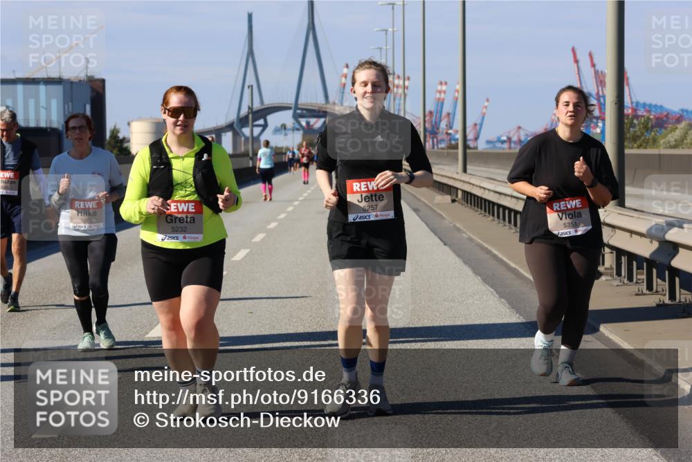 03.10.2025 - Köhlbrandbrückenlauf Strokosch-Dieckow http://msf.ph/oto/9166336 03.10.2025 13:19:08 Position 3 5228, 5232, 5257, 5351 meine-sportfotos.de