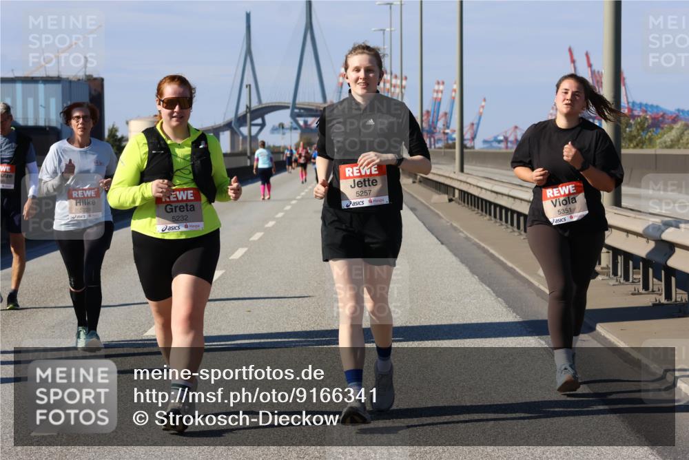 03.10.2025 - Köhlbrandbrückenlauf Strokosch-Dieckow http://msf.ph/oto/9166341 03.10.2025 13:19:08 Position 3 5228, 5232, 5257, 5351 meine-sportfotos.de