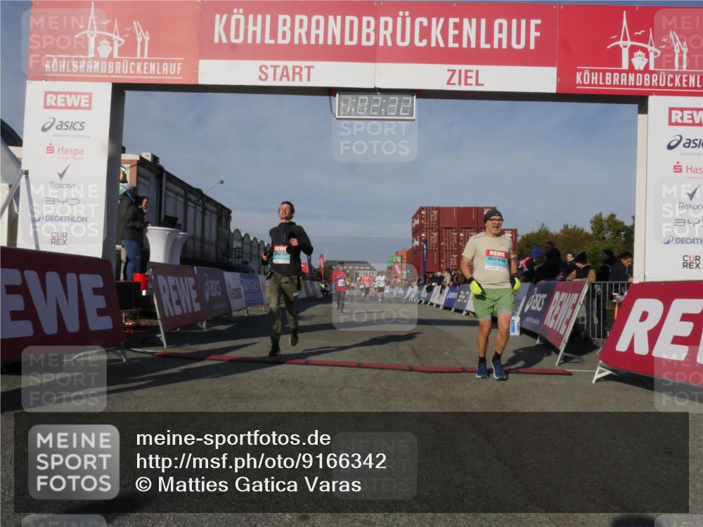 03.10.2025 - Köhlbrandbrückenlauf Matties Gatica Varas http://msf.ph/oto/9166342 03.10.2025 10:02:34 Ziel 1144, 1595, 1776, 1878, 3111, 3224, 3331 meine-sportfotos.de