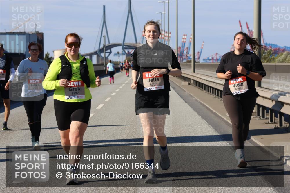 03.10.2025 - Köhlbrandbrückenlauf Strokosch-Dieckow http://msf.ph/oto/9166344 03.10.2025 13:19:09 Position 3 36, 5228, 5232, 5257, 5351 meine-sportfotos.de