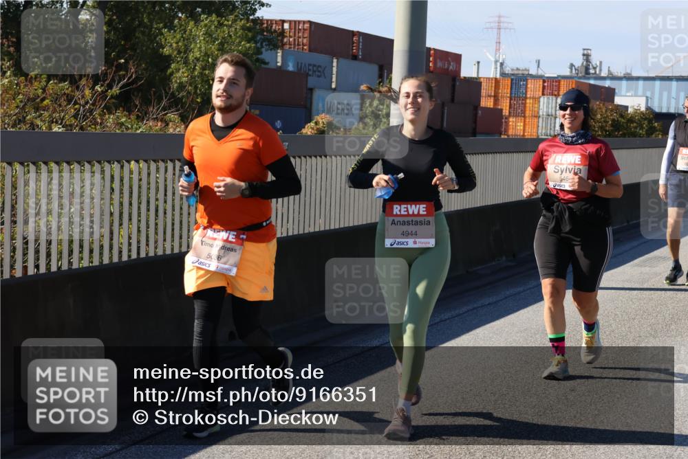 03.10.2025 - Köhlbrandbrückenlauf Strokosch-Dieckow http://msf.ph/oto/9166351 03.10.2025 13:19:11 Position 3 5086, 4944, 546 meine-sportfotos.de