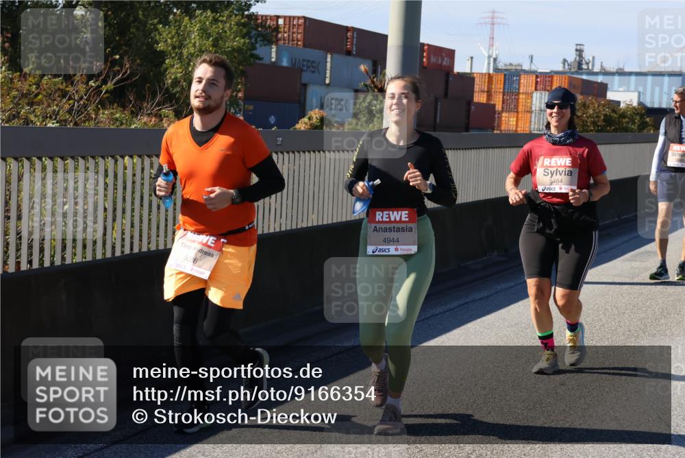 03.10.2025 - Köhlbrandbrückenlauf Strokosch-Dieckow http://msf.ph/oto/9166354 03.10.2025 13:19:12 Position 3 5086, 4944, 5464 meine-sportfotos.de