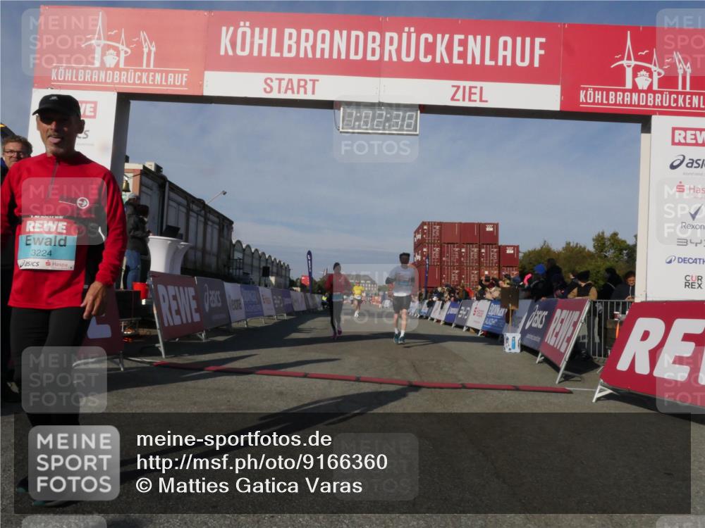 03.10.2025 - Köhlbrandbrückenlauf Matties Gatica Varas http://msf.ph/oto/9166360 03.10.2025 10:02:39 Ziel 1130, 1311, 1595, 1878, 3111, 3331 meine-sportfotos.de