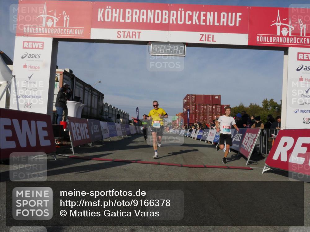 03.10.2025 - Köhlbrandbrückenlauf Matties Gatica Varas http://msf.ph/oto/9166378 03.10.2025 10:02:44 Ziel 1045, 1130, 1311, 1878, 3331 meine-sportfotos.de