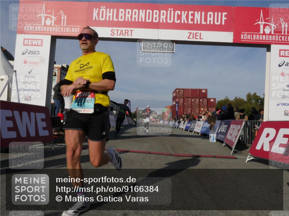 03.10.2025 - Köhlbrandbrückenlauf Matties Gatica Varas http://msf.ph/oto/9166384 03.10.2025 10:02:46 Ziel 1045, 1123, 1130, 1311, 3227 meine-sportfotos.de