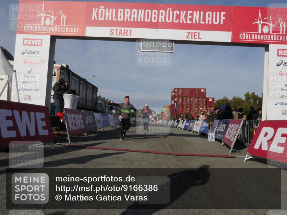 03.10.2025 - Köhlbrandbrückenlauf Matties Gatica Varas http://msf.ph/oto/9166386 03.10.2025 10:02:46 Ziel 1045, 1123, 1130, 1311, 3227 meine-sportfotos.de
