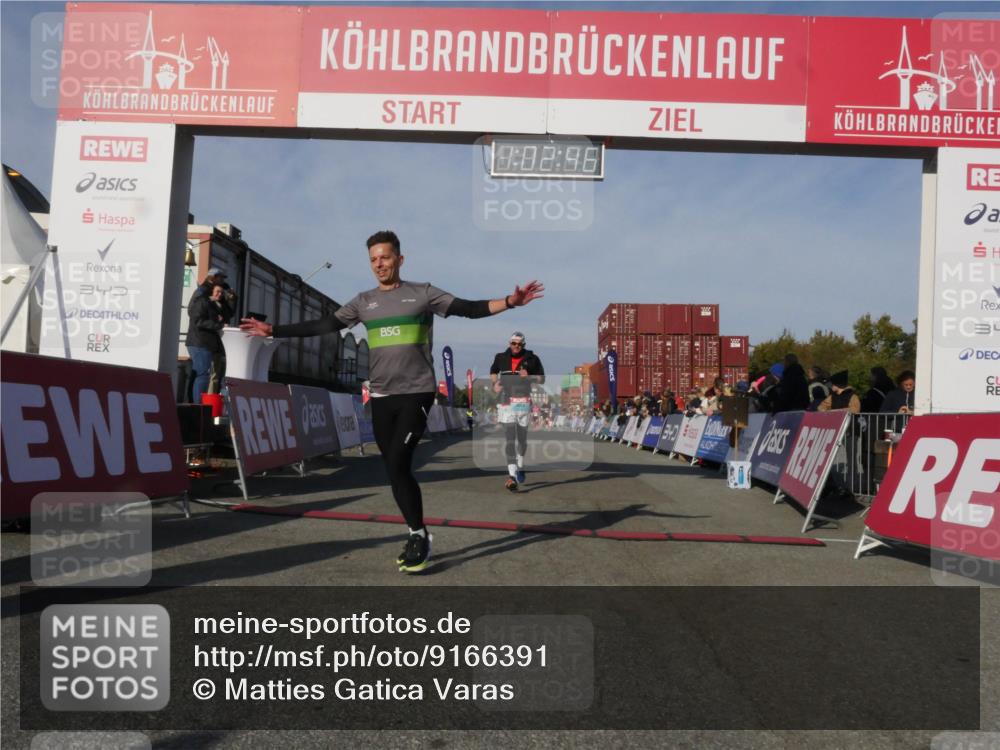 03.10.2025 - Köhlbrandbrückenlauf Matties Gatica Varas http://msf.ph/oto/9166391 03.10.2025 10:02:48 Ziel 1045, 1123, 1130, 3227 meine-sportfotos.de