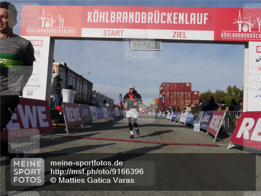 03.10.2025 - Köhlbrandbrückenlauf Matties Gatica Varas http://msf.ph/oto/9166396 03.10.2025 10:02:48 Ziel 1045, 1123, 1130, 3227 meine-sportfotos.de