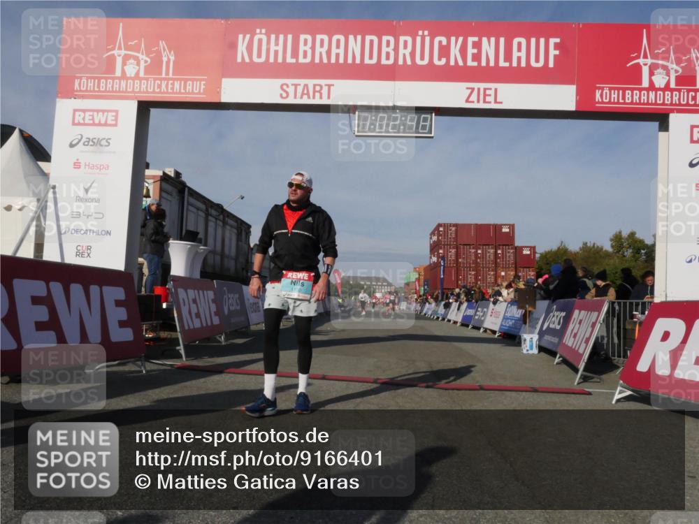 03.10.2025 - Köhlbrandbrückenlauf Matties Gatica Varas http://msf.ph/oto/9166401 03.10.2025 10:02:50 Ziel 1045, 1123, 3227 meine-sportfotos.de