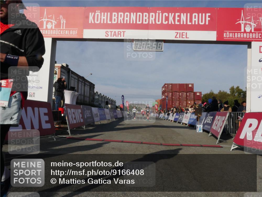 03.10.2025 - Köhlbrandbrückenlauf Matties Gatica Varas http://msf.ph/oto/9166408 03.10.2025 10:02:52 Ziel 1045, 1123, 3227, 3496, 3630 meine-sportfotos.de