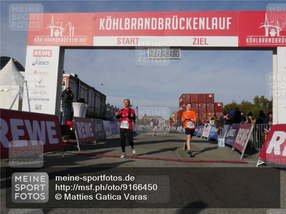 03.10.2025 - Köhlbrandbrückenlauf Matties Gatica Varas http://msf.ph/oto/9166450 03.10.2025 10:03:03 Ziel 1105, 1116, 3353, 3496, 3521, 3630, 3832 meine-sportfotos.de