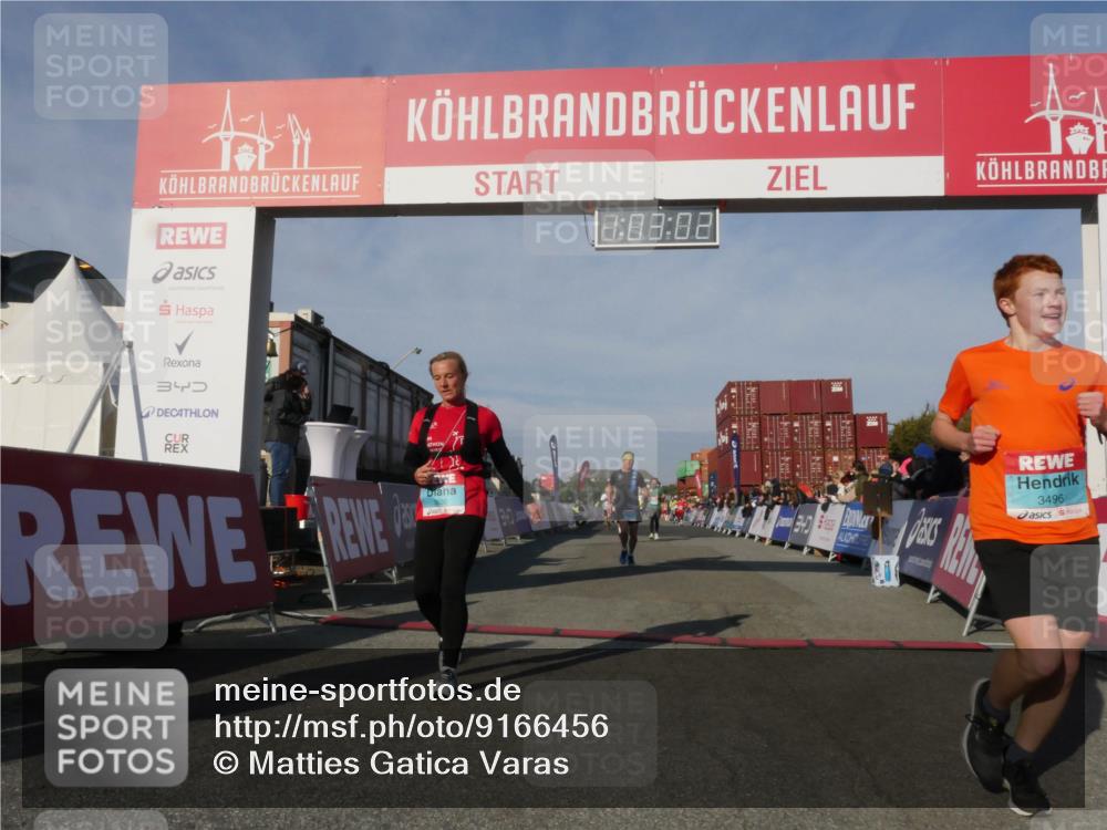 03.10.2025 - Köhlbrandbrückenlauf Matties Gatica Varas http://msf.ph/oto/9166456 03.10.2025 10:03:04 Ziel 1088, 1105, 1116, 1560, 3196, 3353, 3521, 3832 meine-sportfotos.de