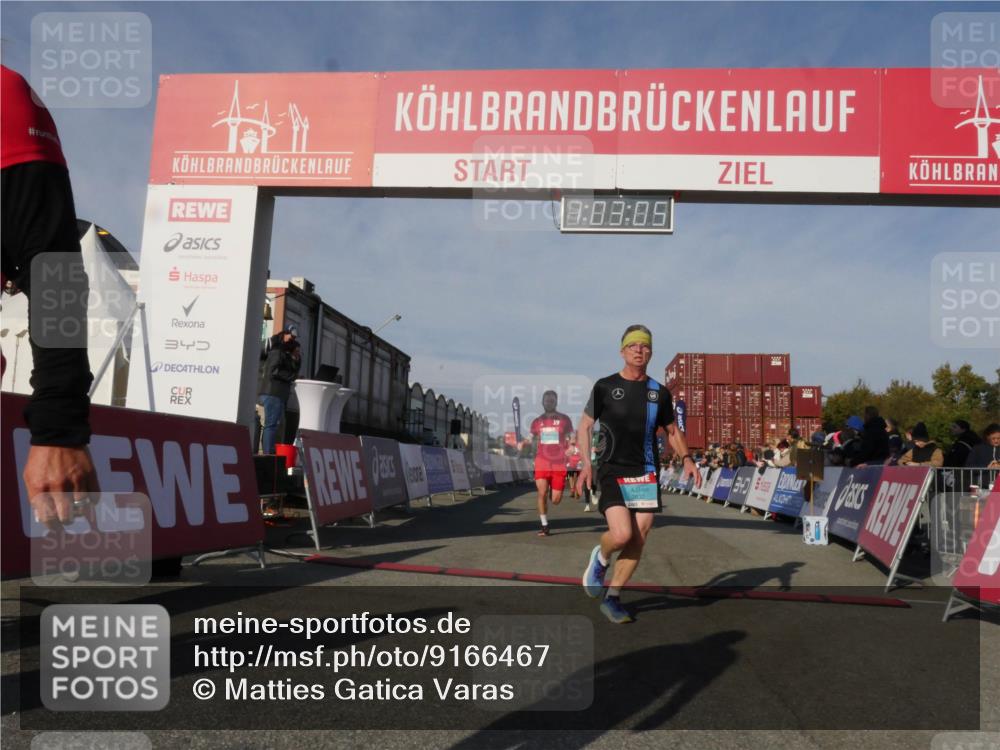 03.10.2025 - Köhlbrandbrückenlauf Matties Gatica Varas http://msf.ph/oto/9166467 03.10.2025 10:03:07 Ziel 1088, 1091, 1105, 1116, 1173, 1313, 1321, 1560, 3196, 3353, 3521 meine-sportfotos.de