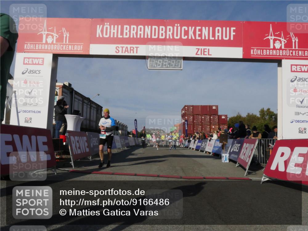 03.10.2025 - Köhlbrandbrückenlauf Matties Gatica Varas http://msf.ph/oto/9166486 03.10.2025 10:03:13 Ziel 1072, 1088, 1091, 1111, 1116, 1173, 1198, 1313, 1321, 1334, 1560, 1836, 1931, 3196, 3305, 3655 meine-sportfotos.de