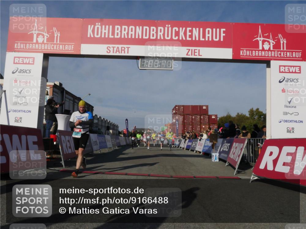 03.10.2025 - Köhlbrandbrückenlauf Matties Gatica Varas http://msf.ph/oto/9166488 03.10.2025 10:03:13 Ziel 1072, 1088, 1091, 1111, 1116, 1173, 1198, 1313, 1321, 1334, 1560, 1836, 1931, 3196, 3305, 3655 meine-sportfotos.de