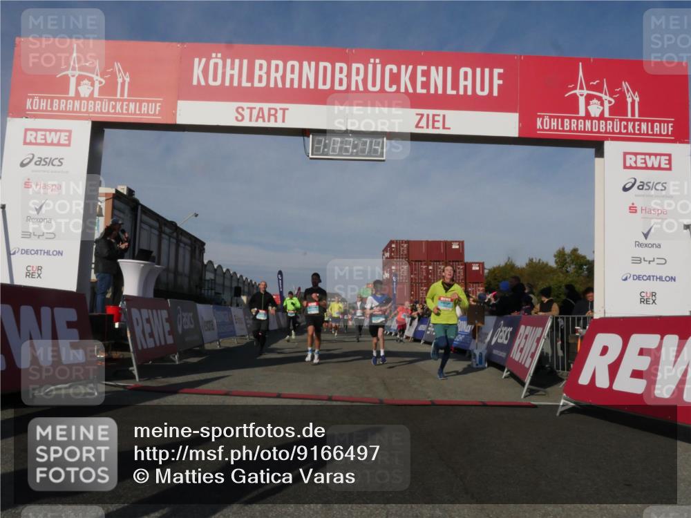 03.10.2025 - Köhlbrandbrückenlauf Matties Gatica Varas http://msf.ph/oto/9166497 03.10.2025 10:03:15 Ziel 1072, 1088, 1091, 1111, 1173, 1198, 1313, 1321, 1334, 1560, 1836, 1931, 3196, 3305, 3655, 3802 meine-sportfotos.de