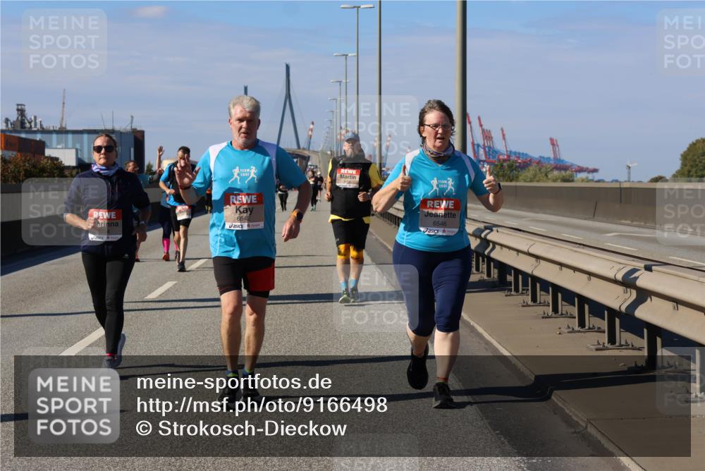 03.10.2025 - Köhlbrandbrückenlauf Strokosch-Dieckow http://msf.ph/oto/9166498 03.10.2025 13:20:22 Position 3 6542, 6546 meine-sportfotos.de
