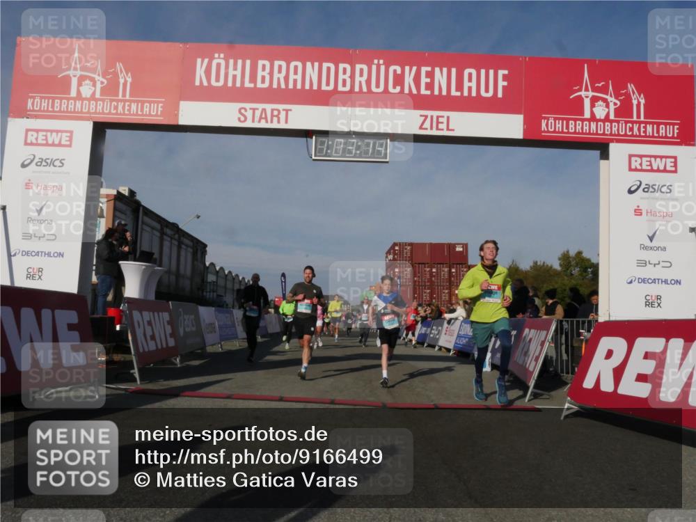 03.10.2025 - Köhlbrandbrückenlauf Matties Gatica Varas http://msf.ph/oto/9166499 03.10.2025 10:03:16 Ziel 1072, 1088, 1091, 1111, 1173, 1198, 1313, 1321, 1334, 1560, 1836, 1931, 2995, 2998, 3196, 3305, 3655, 3802 meine-sportfotos.de