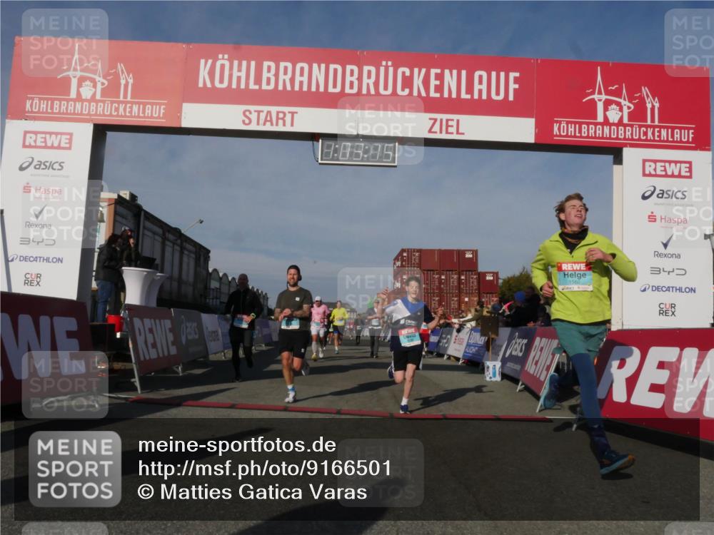03.10.2025 - Köhlbrandbrückenlauf Matties Gatica Varas http://msf.ph/oto/9166501 03.10.2025 10:03:16 Ziel 1072, 1088, 1091, 1111, 1173, 1198, 1313, 1321, 1334, 1560, 1836, 1931, 2995, 2998, 3196, 3305, 3655, 3802 meine-sportfotos.de