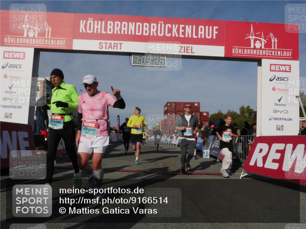 03.10.2025 - Köhlbrandbrückenlauf Matties Gatica Varas http://msf.ph/oto/9166514 03.10.2025 10:03:20 Ziel 1072, 1111, 1198, 1207, 1334, 1682, 1836, 1931, 2995, 2998, 3305, 3655, 3802 meine-sportfotos.de