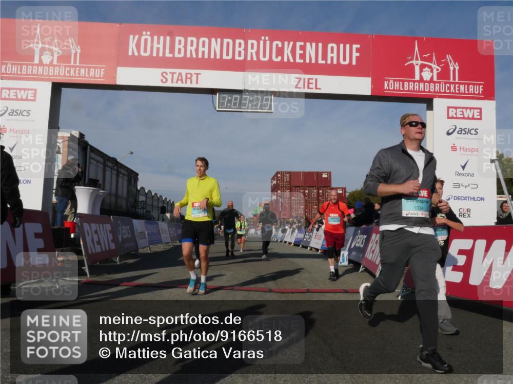 03.10.2025 - Köhlbrandbrückenlauf Matties Gatica Varas http://msf.ph/oto/9166518 03.10.2025 10:03:21 Ziel 1072, 1198, 1207, 1682, 1836, 1931, 2995, 2998, 3305, 3655, 3802 meine-sportfotos.de
