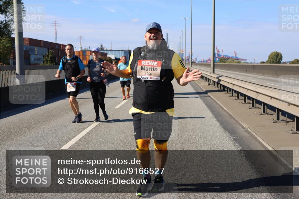 03.10.2025 - Köhlbrandbrückenlauf Strokosch-Dieckow http://msf.ph/oto/9166527 03.10.2025 13:20:28 Position 3 4906 meine-sportfotos.de