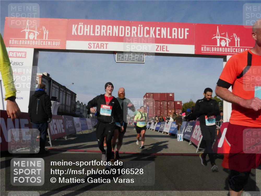 03.10.2025 - Köhlbrandbrückenlauf Matties Gatica Varas http://msf.ph/oto/9166528 03.10.2025 10:03:23 Ziel 1198, 1207, 1274, 1682, 1836, 2995, 2998, 3802 meine-sportfotos.de
