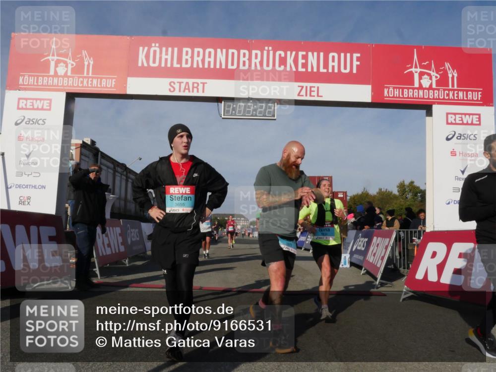 03.10.2025 - Köhlbrandbrückenlauf Matties Gatica Varas http://msf.ph/oto/9166531 03.10.2025 10:03:24 Ziel 1198, 1207, 1274, 1682, 1864, 2995, 2998, 3802 meine-sportfotos.de