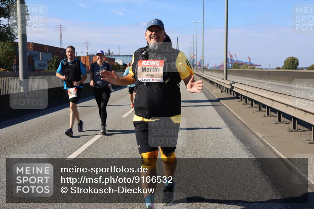 03.10.2025 - Köhlbrandbrückenlauf Strokosch-Dieckow http://msf.ph/oto/9166532 03.10.2025 13:20:28 Position 3 8, 4906 meine-sportfotos.de