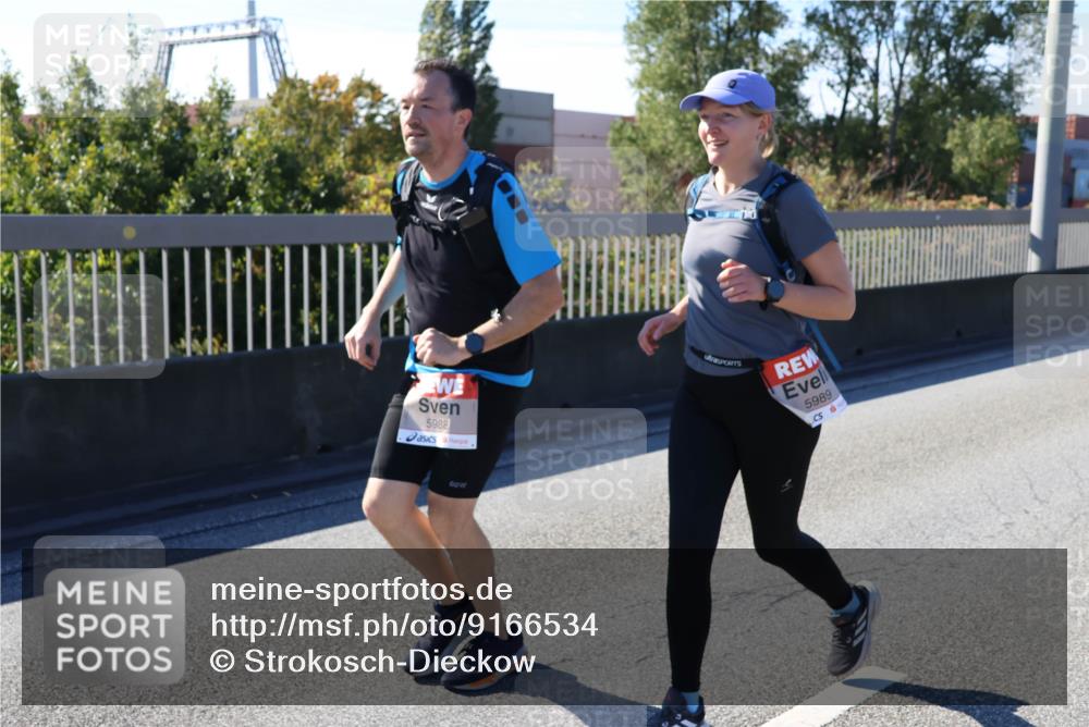 03.10.2025 - Köhlbrandbrückenlauf Strokosch-Dieckow http://msf.ph/oto/9166534 03.10.2025 13:20:31 Position 3 5988, 5989 meine-sportfotos.de