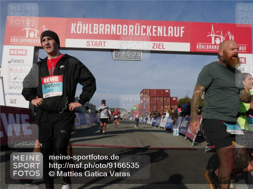03.10.2025 - Köhlbrandbrückenlauf Matties Gatica Varas http://msf.ph/oto/9166535 03.10.2025 10:03:25 Ziel 1207, 1274, 1682, 1864, 2995, 2998, 3066, 3731, 3802 meine-sportfotos.de