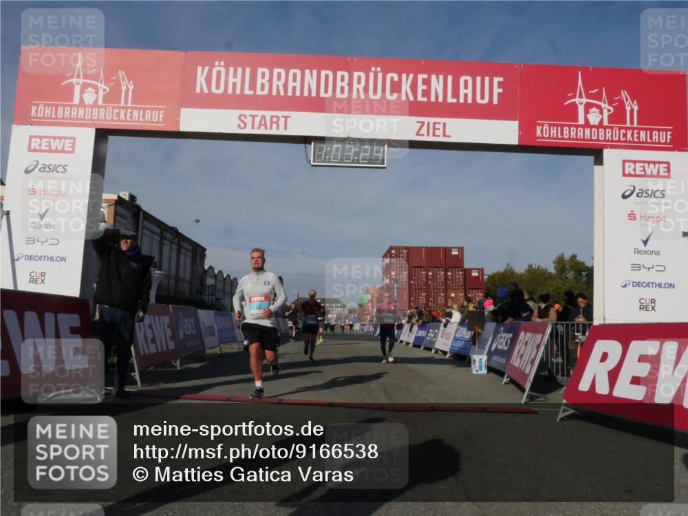 03.10.2025 - Köhlbrandbrückenlauf Matties Gatica Varas http://msf.ph/oto/9166538 03.10.2025 10:03:26 Ziel 1207, 1274, 1682, 1808, 1864, 2995, 2998, 3066, 3731, 3802 meine-sportfotos.de
