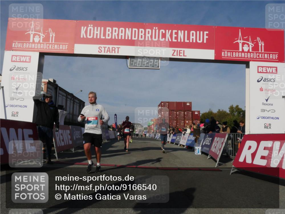 03.10.2025 - Köhlbrandbrückenlauf Matties Gatica Varas http://msf.ph/oto/9166540 03.10.2025 10:03:26 Ziel 1207, 1274, 1682, 1808, 1864, 2995, 2998, 3066, 3731, 3802 meine-sportfotos.de