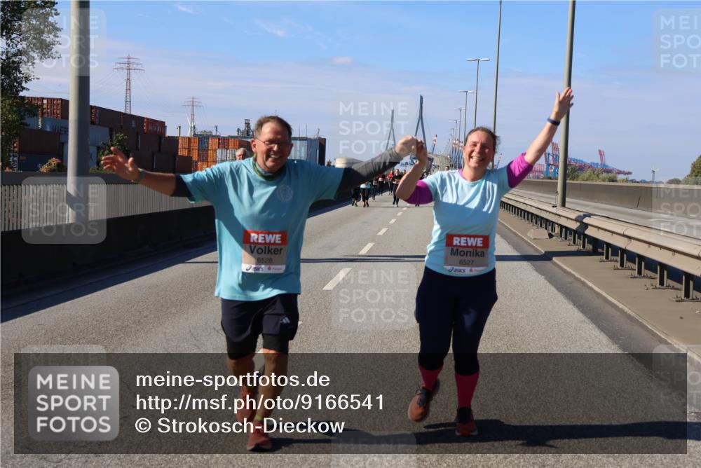 03.10.2025 - Köhlbrandbrückenlauf Strokosch-Dieckow http://msf.ph/oto/9166541 03.10.2025 13:20:33 Position 3 6528, 6527 meine-sportfotos.de