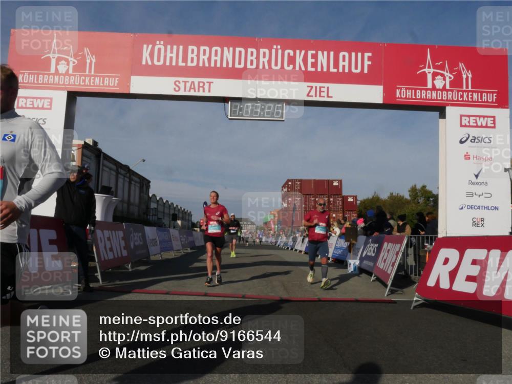 03.10.2025 - Köhlbrandbrückenlauf Matties Gatica Varas http://msf.ph/oto/9166544 03.10.2025 10:03:27 Ziel 1207, 1274, 1682, 1808, 1864, 2944, 2995, 2998, 3066, 3498, 3731 meine-sportfotos.de