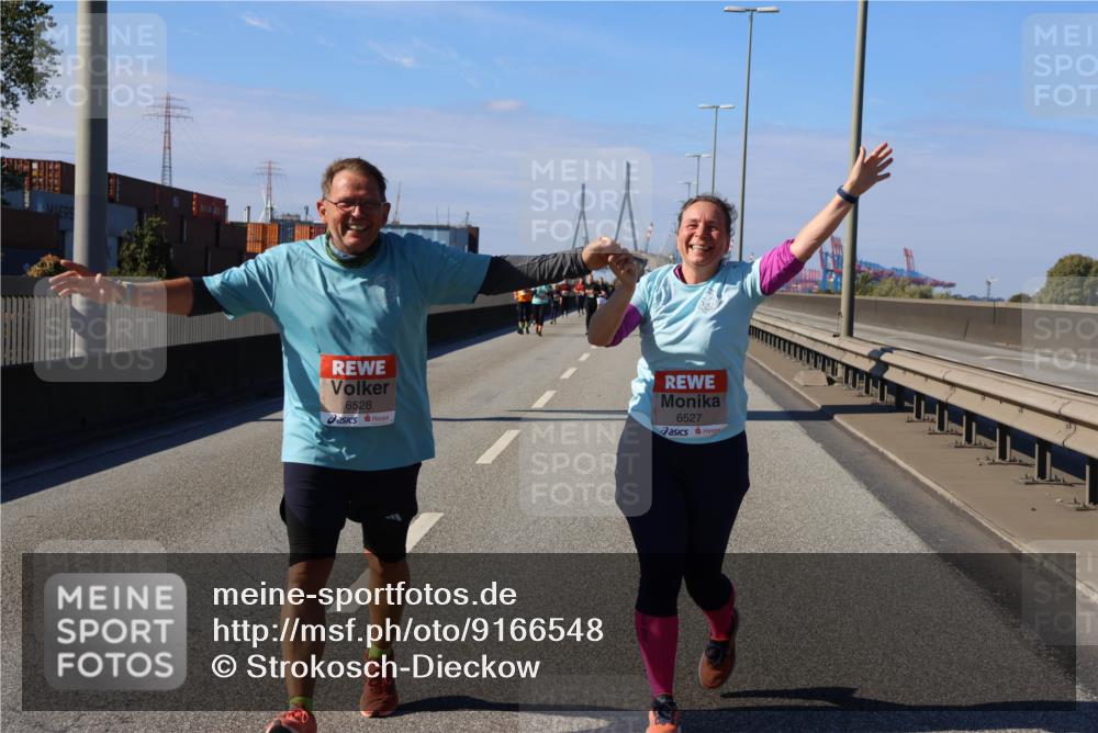 03.10.2025 - Köhlbrandbrückenlauf Strokosch-Dieckow http://msf.ph/oto/9166548 03.10.2025 13:20:33 Position 3 6528, 6527 meine-sportfotos.de