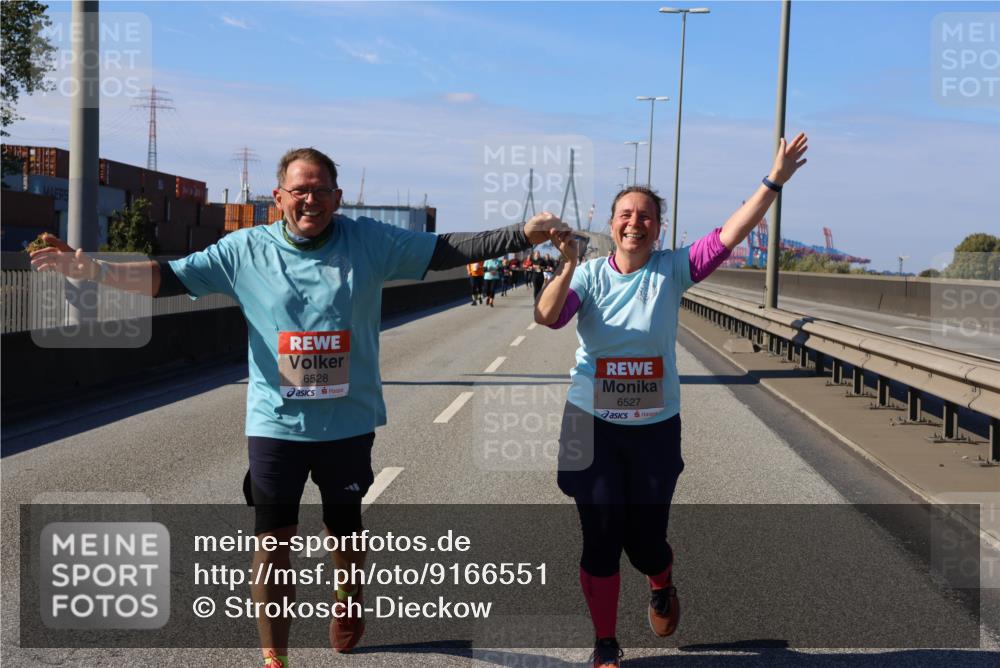 03.10.2025 - Köhlbrandbrückenlauf Strokosch-Dieckow http://msf.ph/oto/9166551 03.10.2025 13:20:33 Position 3 6528, 6527 meine-sportfotos.de