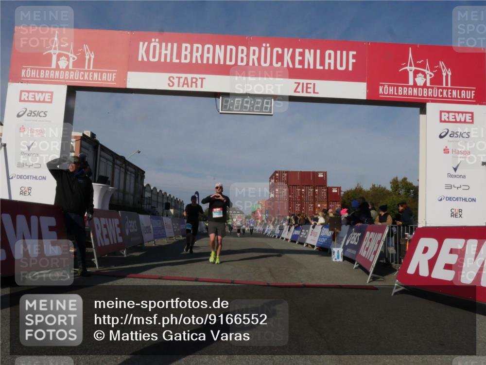 03.10.2025 - Köhlbrandbrückenlauf Matties Gatica Varas http://msf.ph/oto/9166552 03.10.2025 10:03:30 Ziel 1207, 1274, 1326, 1682, 1808, 1864, 2944, 3066, 3404, 3498, 3731 meine-sportfotos.de