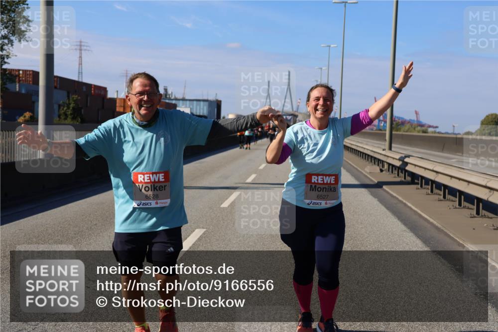 03.10.2025 - Köhlbrandbrückenlauf Strokosch-Dieckow http://msf.ph/oto/9166556 03.10.2025 13:20:33 Position 3 6528, 6527 meine-sportfotos.de