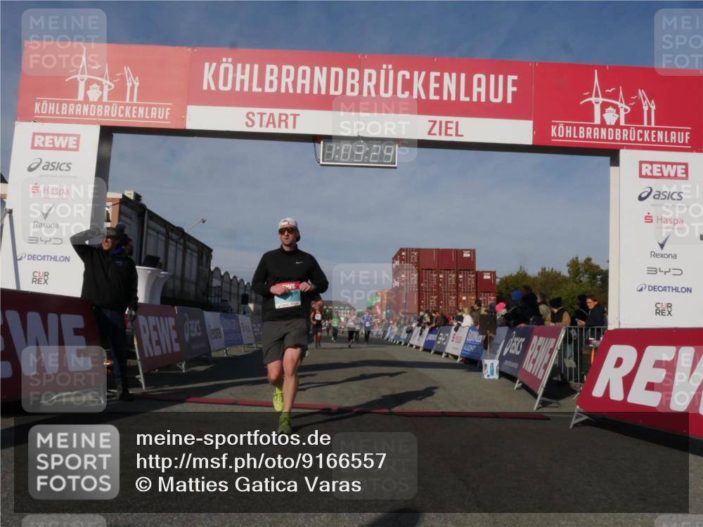 03.10.2025 - Köhlbrandbrückenlauf Matties Gatica Varas http://msf.ph/oto/9166557 03.10.2025 10:03:31 Ziel 1207, 1274, 1326, 1682, 1808, 1864, 2944, 3066, 3404, 3498, 3731 meine-sportfotos.de