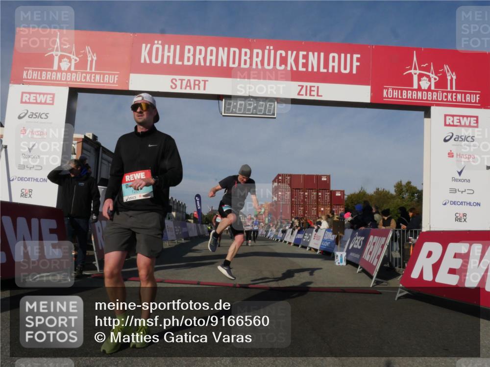 03.10.2025 - Köhlbrandbrückenlauf Matties Gatica Varas http://msf.ph/oto/9166560 03.10.2025 10:03:32 Ziel 1274, 1326, 1682, 1808, 1864, 2944, 3066, 3404, 3498, 3731 meine-sportfotos.de