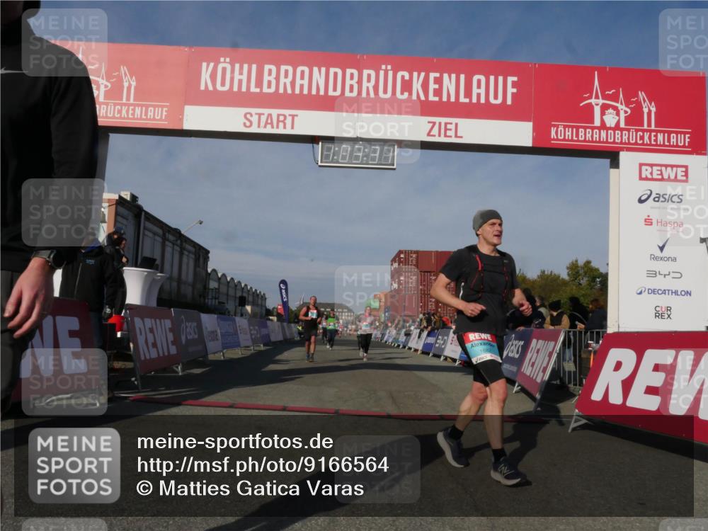 03.10.2025 - Köhlbrandbrückenlauf Matties Gatica Varas http://msf.ph/oto/9166564 03.10.2025 10:03:33 Ziel 1274, 1326, 1808, 1864, 2944, 3066, 3404, 3498, 3731 meine-sportfotos.de