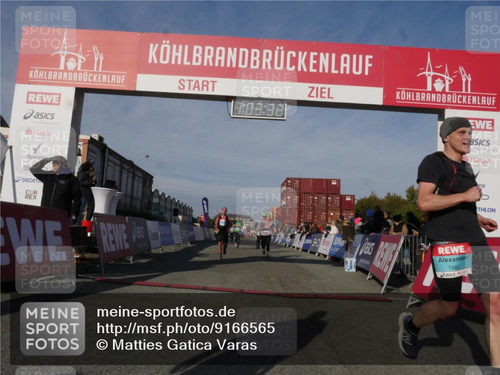 03.10.2025 - Köhlbrandbrückenlauf Matties Gatica Varas http://msf.ph/oto/9166565 03.10.2025 10:03:34 Ziel 1274, 1326, 1808, 1864, 2944, 3066, 3344, 3404, 3498, 3731 meine-sportfotos.de