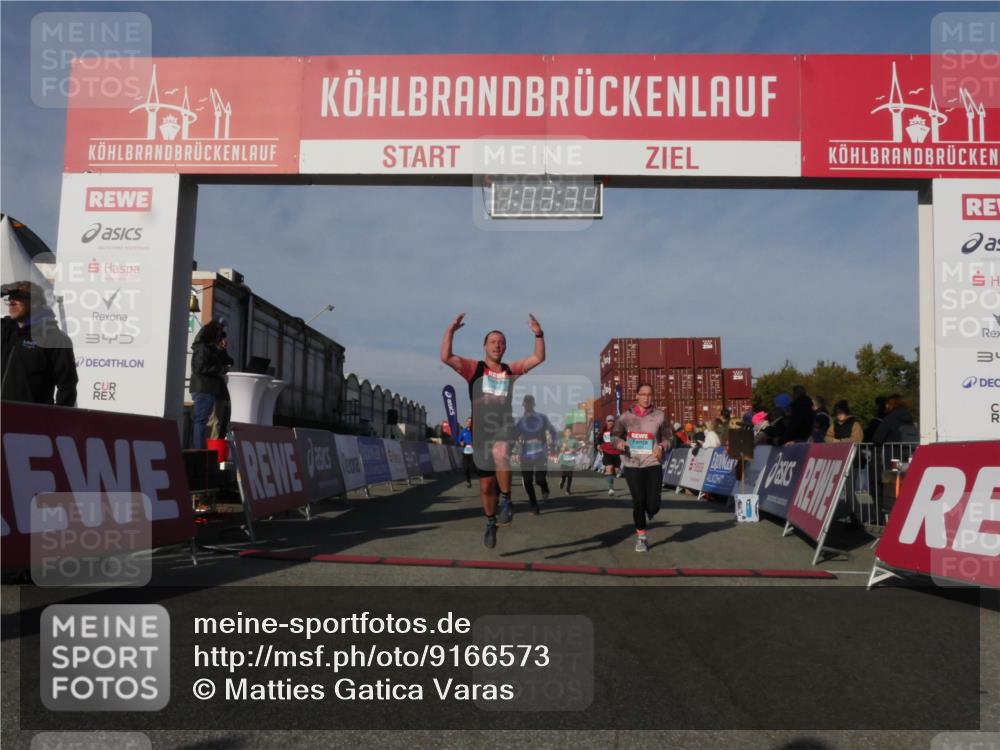 03.10.2025 - Köhlbrandbrückenlauf Matties Gatica Varas http://msf.ph/oto/9166573 03.10.2025 10:03:36 Ziel 1326, 1808, 1864, 2944, 3066, 3344, 3404, 3498, 3731, 3825 meine-sportfotos.de