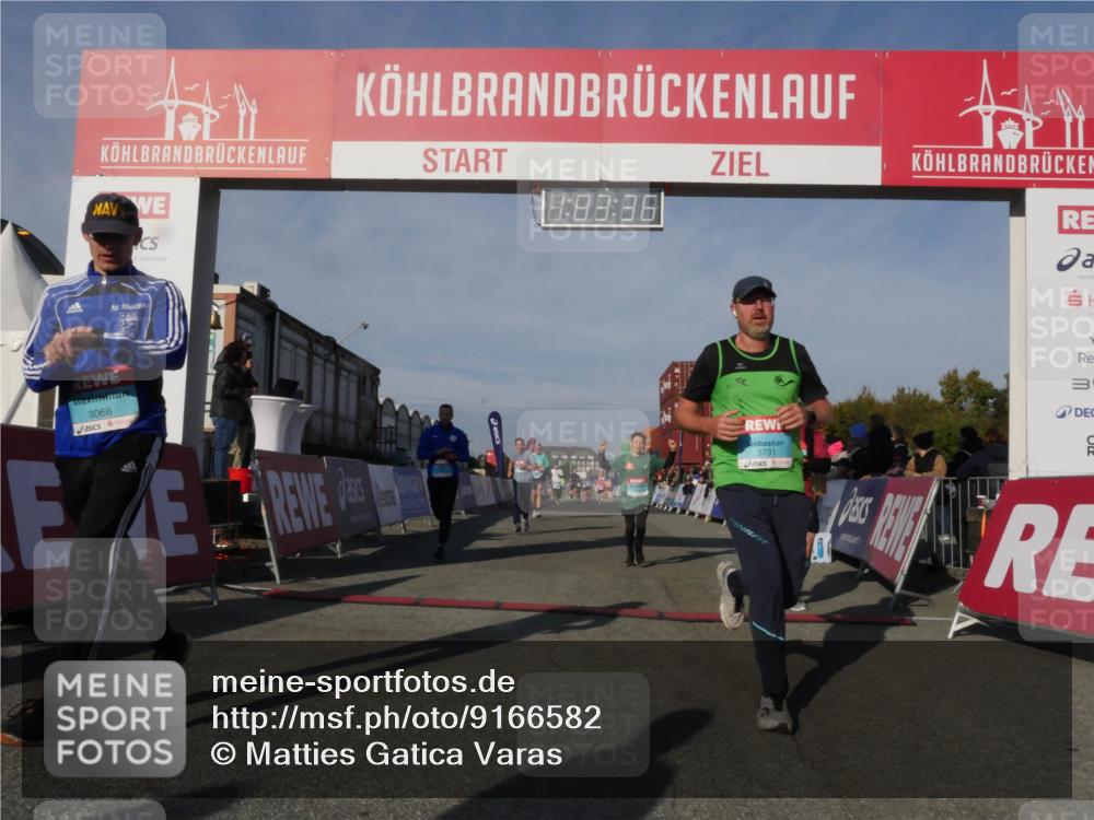 03.10.2025 - Köhlbrandbrückenlauf Matties Gatica Varas http://msf.ph/oto/9166582 03.10.2025 10:03:38 Ziel 1326, 1351, 1808, 2944, 3245, 3251, 3344, 3404, 3498, 3825 meine-sportfotos.de