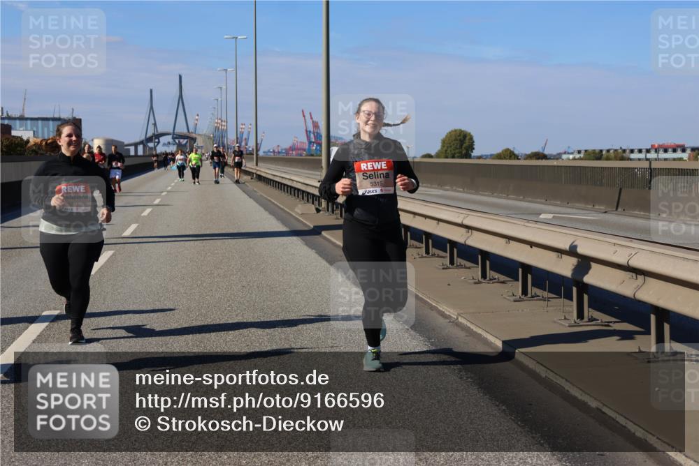 03.10.2025 - Köhlbrandbrückenlauf Strokosch-Dieckow http://msf.ph/oto/9166596 03.10.2025 13:20:50 Position 3 5271, 5315 meine-sportfotos.de